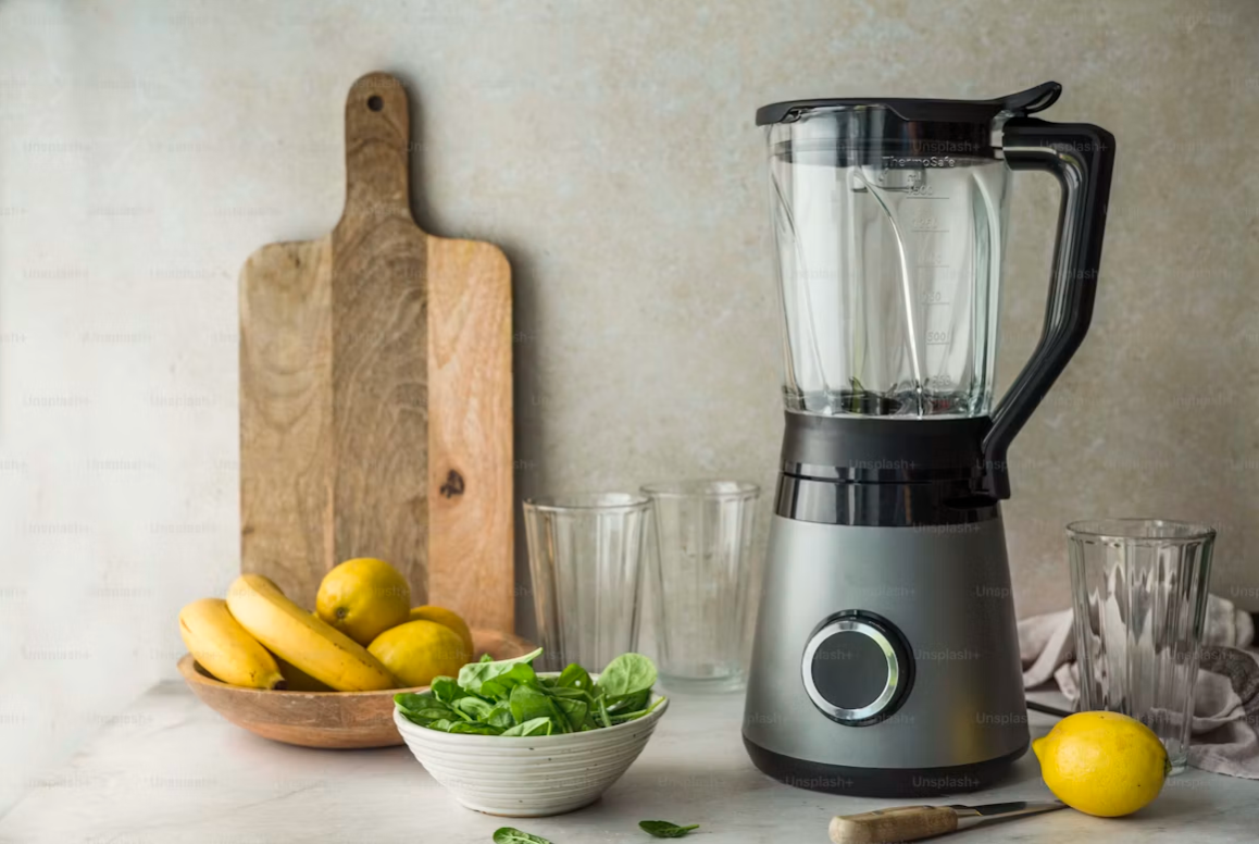 Countertop blender for kitchen food preparation